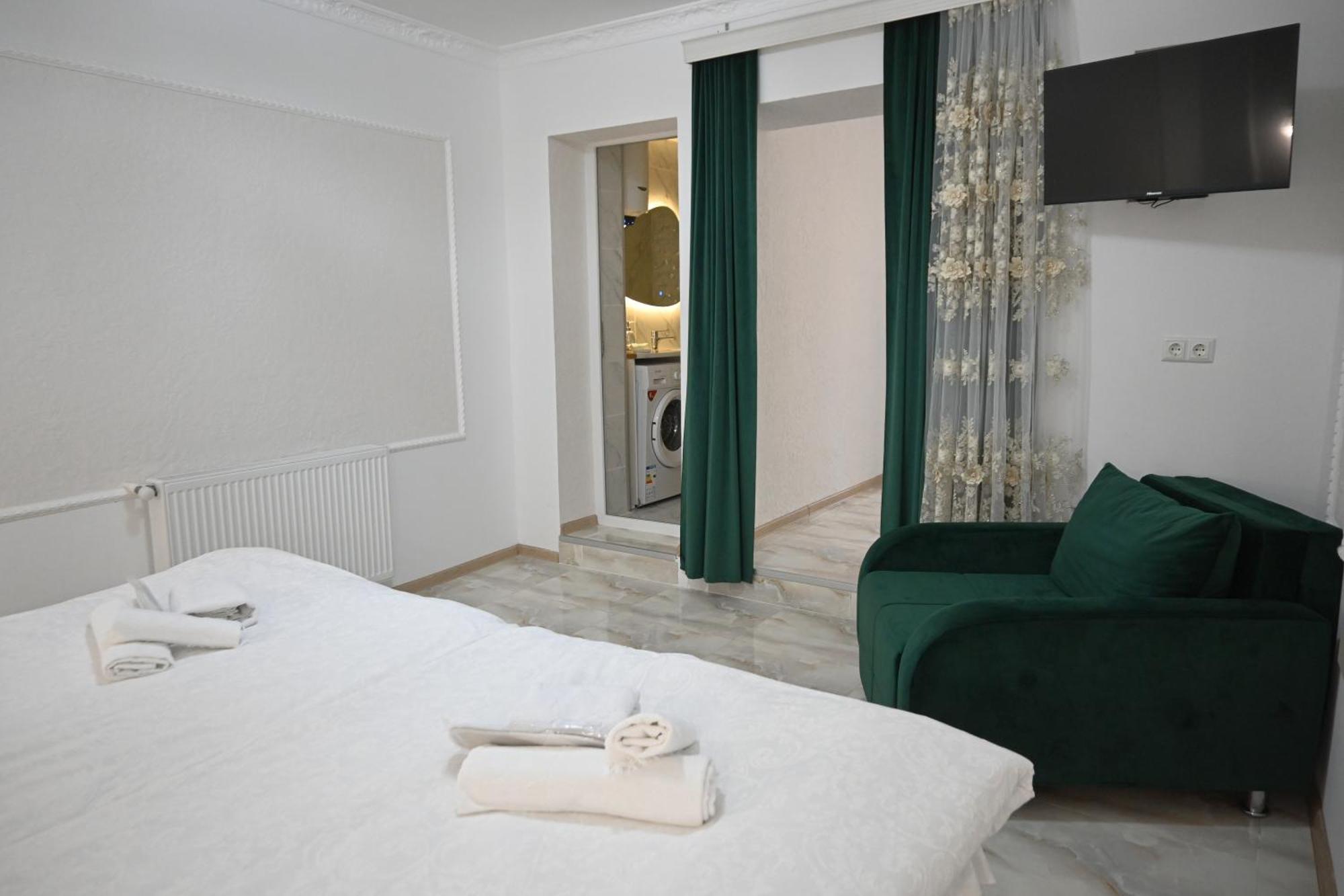 Jerusalem Hotel Kutaisi Bagian luar foto