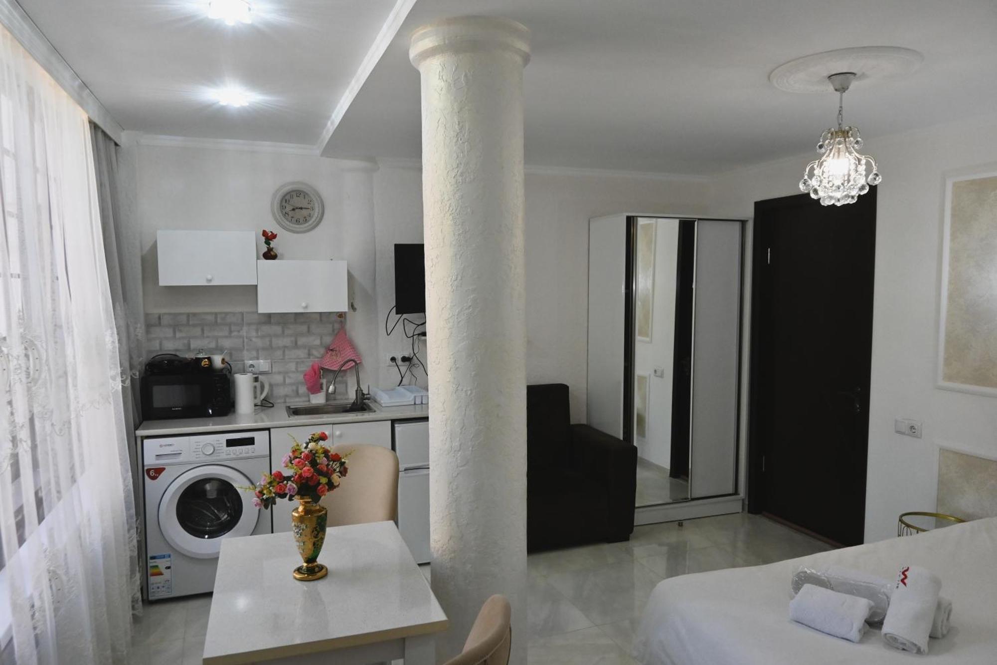 Jerusalem Hotel Kutaisi Bagian luar foto