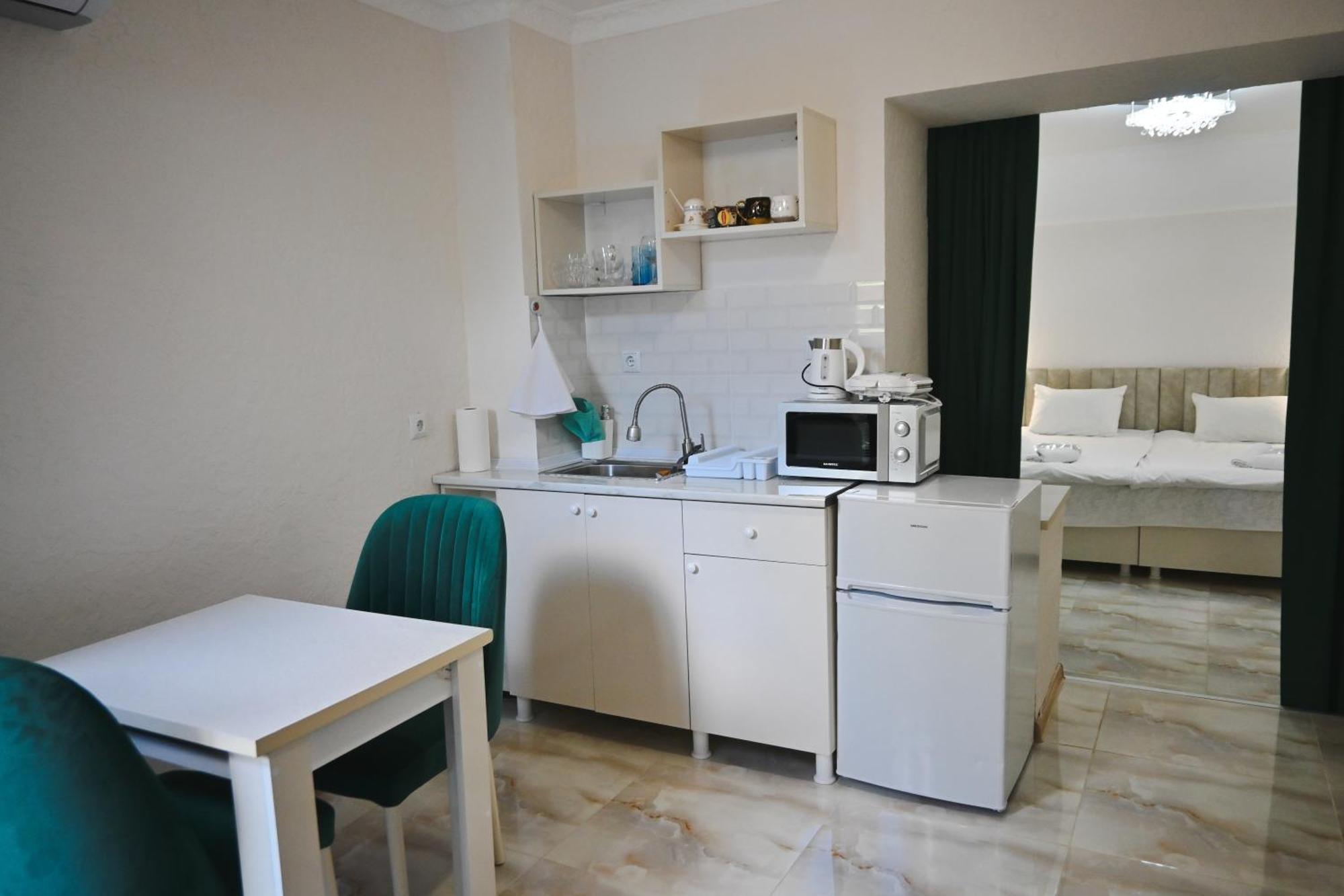 Jerusalem Hotel Kutaisi Bagian luar foto