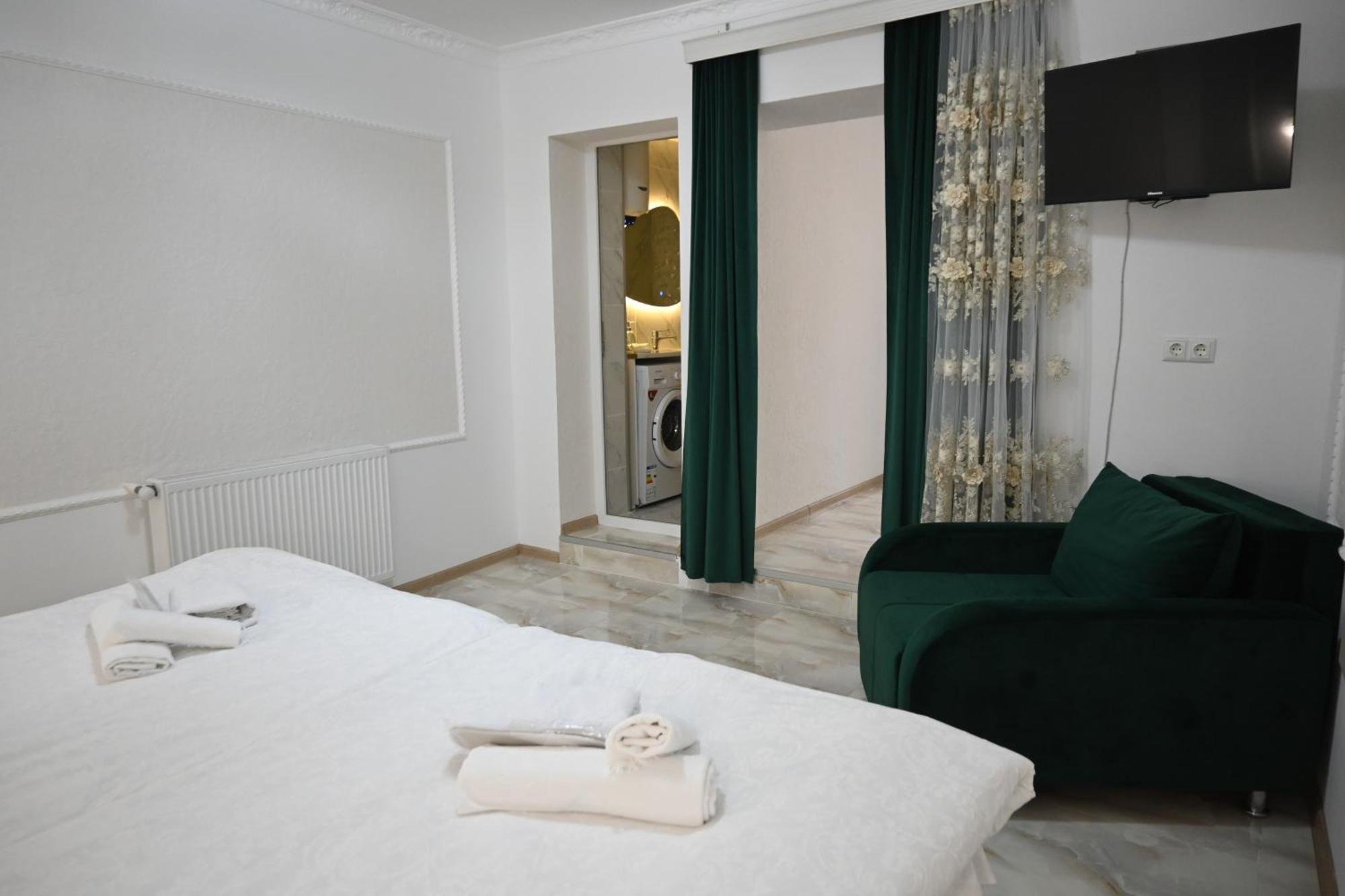 Jerusalem Hotel Kutaisi Bagian luar foto
