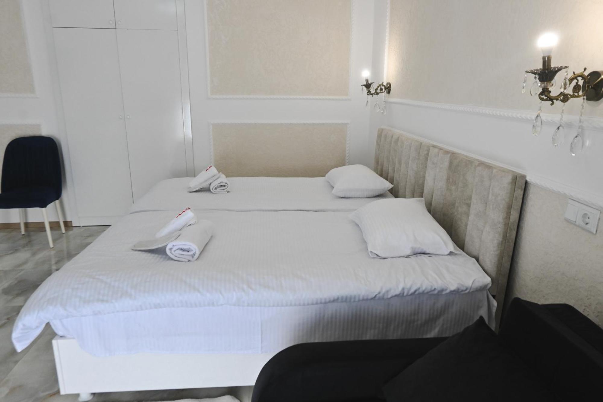 Jerusalem Hotel Kutaisi Bagian luar foto