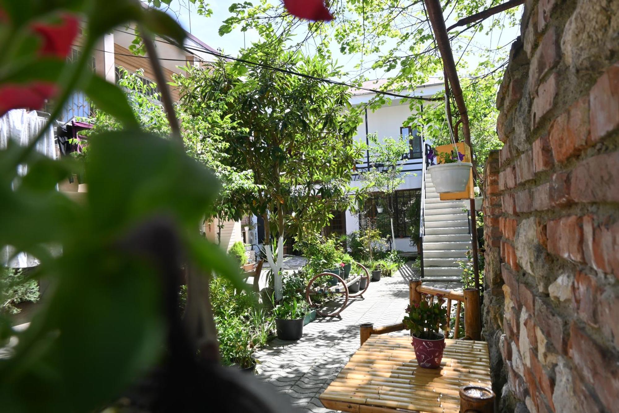 Jerusalem Hotel Kutaisi Bagian luar foto