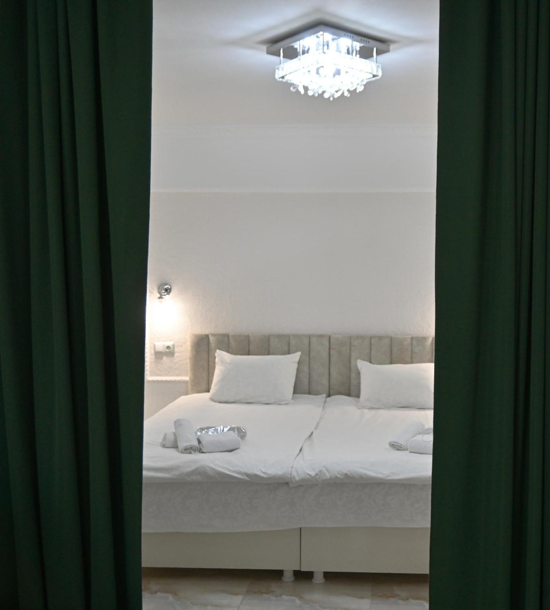 Jerusalem Hotel Kutaisi Bagian luar foto