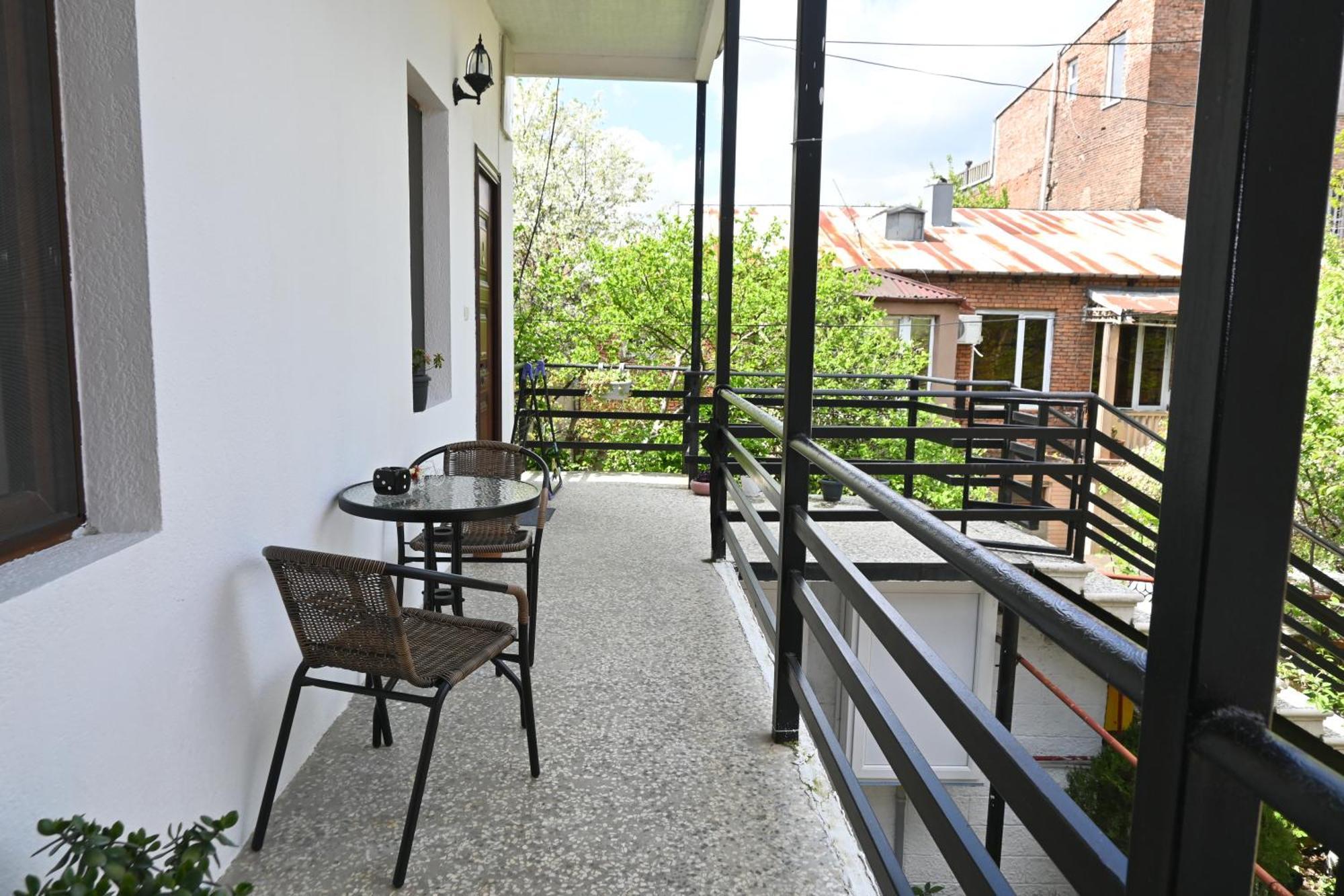 Jerusalem Hotel Kutaisi Bagian luar foto