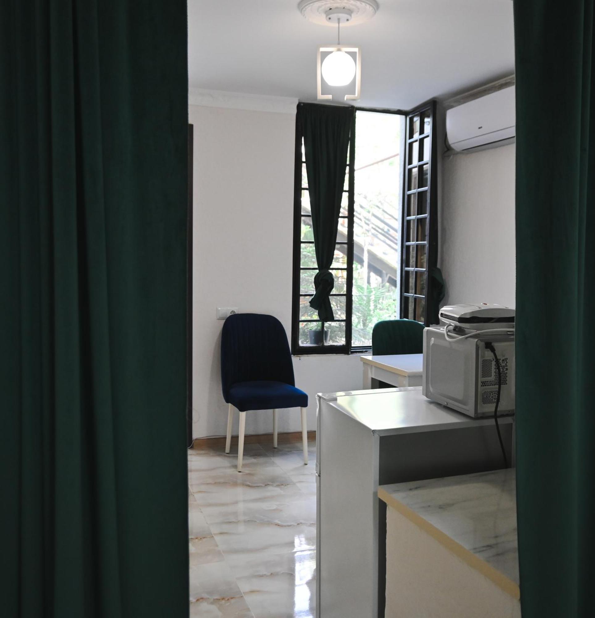 Jerusalem Hotel Kutaisi Bagian luar foto